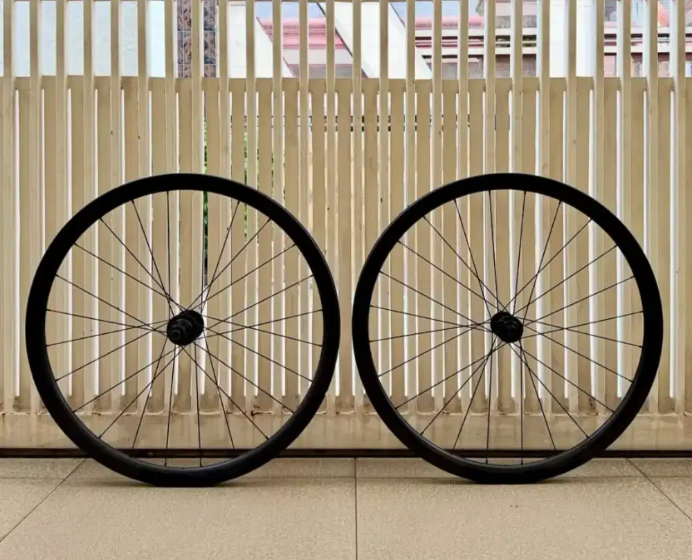 wheelset aeolus elite 35 tlr like new