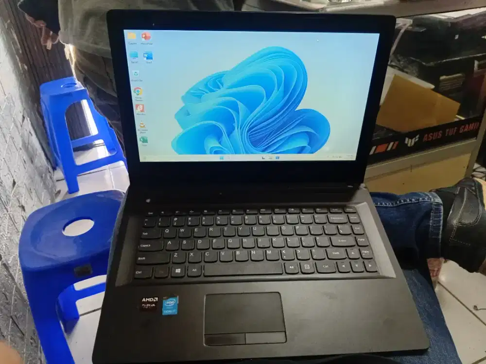 Laptop lenovo corei7.Gen5.Ram 8Gb.SSD 256