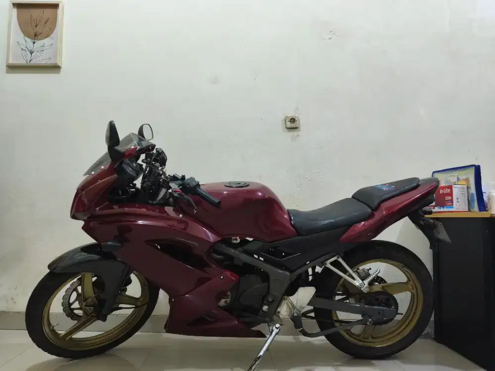 Ninja rr tahun 2015 warna merah