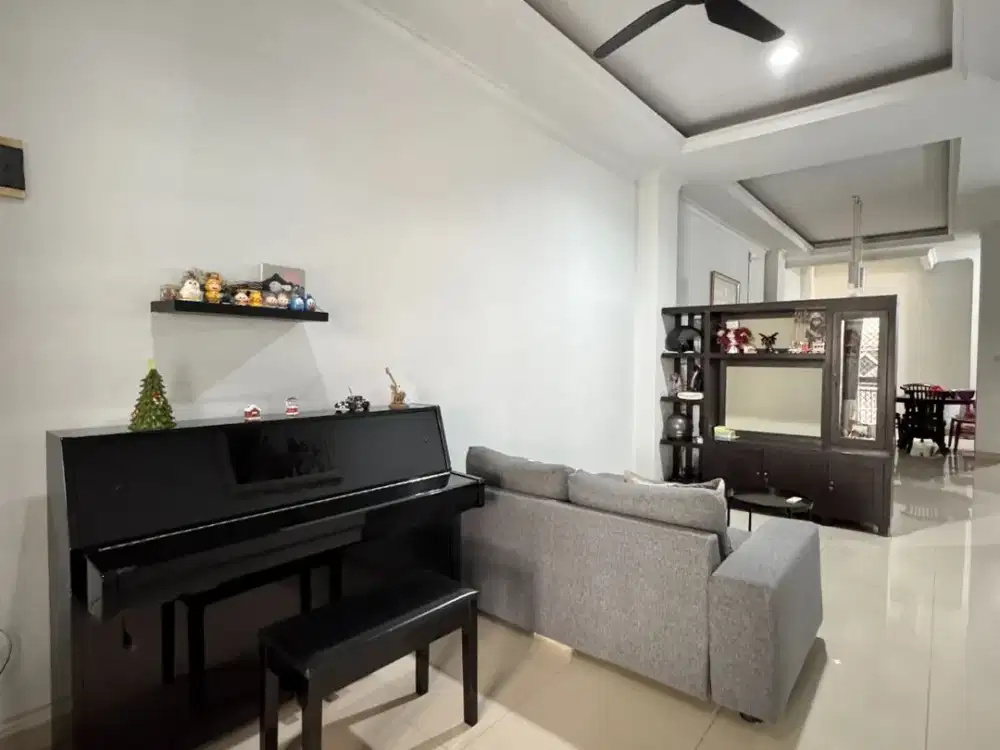Dijual Rumah Kelapa Nias Tinggi Dari Jalan Dekat Mkg
