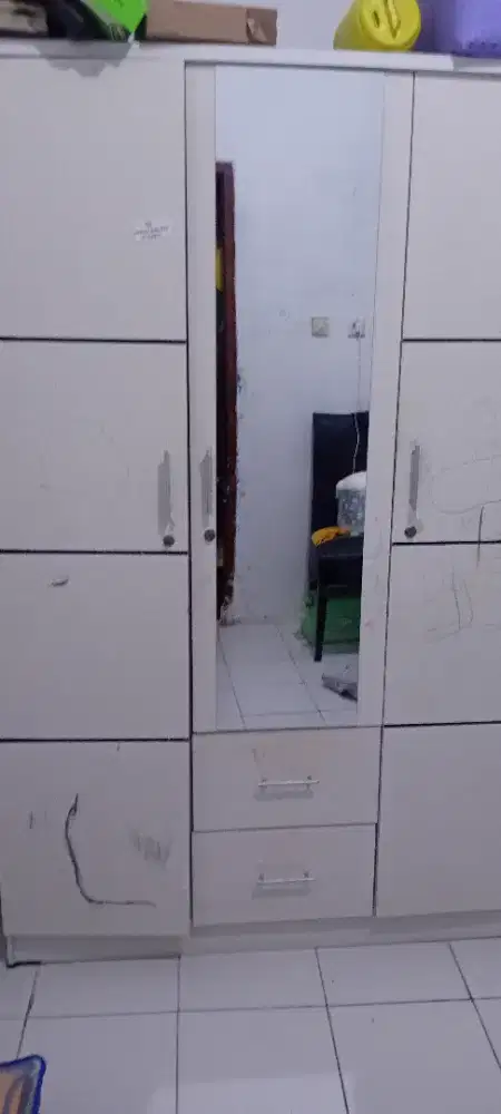 Dijual lemari 3 pintu