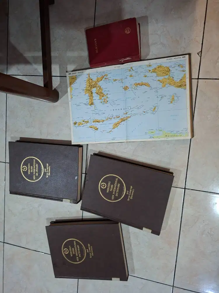 JUAL KAMUS DAN ATLAS KUNO