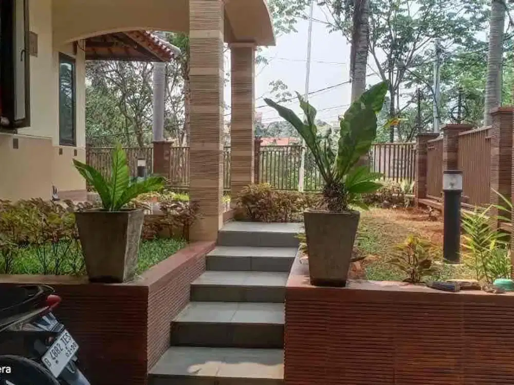 Dijual rumah luas nyaman harga dibawah NJOP bagus untuk investasi di Pesona Khayangan Depok