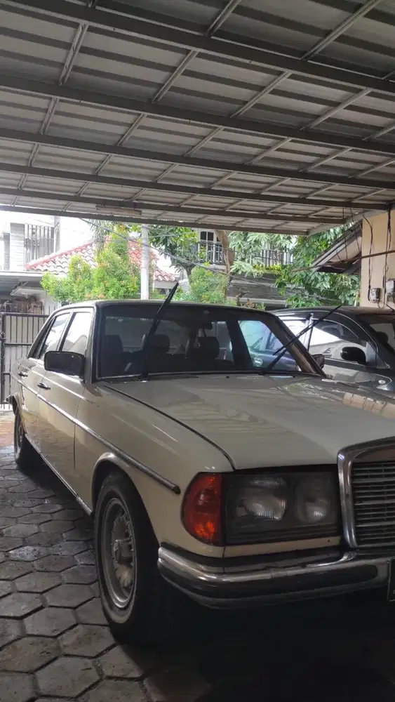 Mercedes-Benz 200 W123 (Mercy Tiger) – Klasik, Original, Terawat