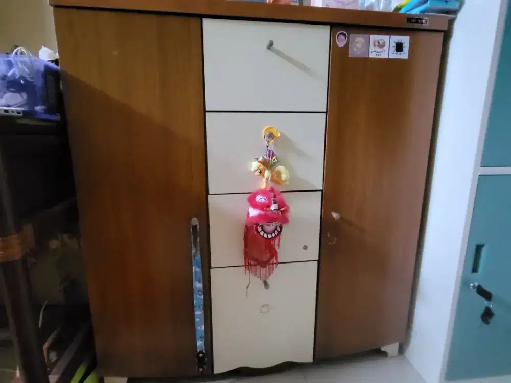 Lemari serbaguna
