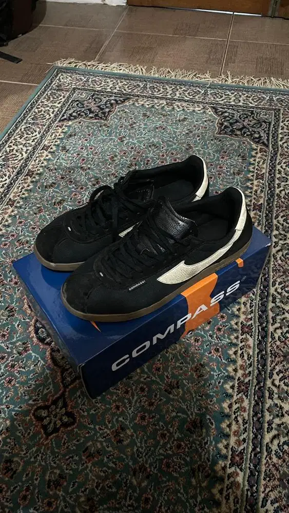 Sepatu Compas Ukuran 43