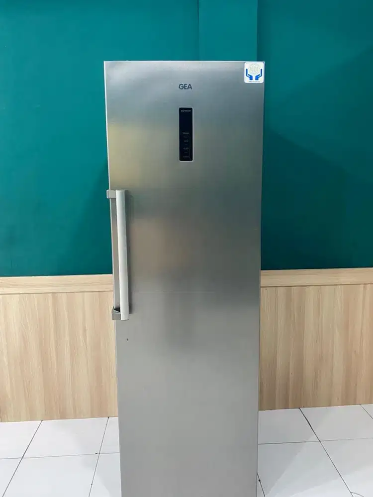 GEA Upright Freezer tipe GF-307
