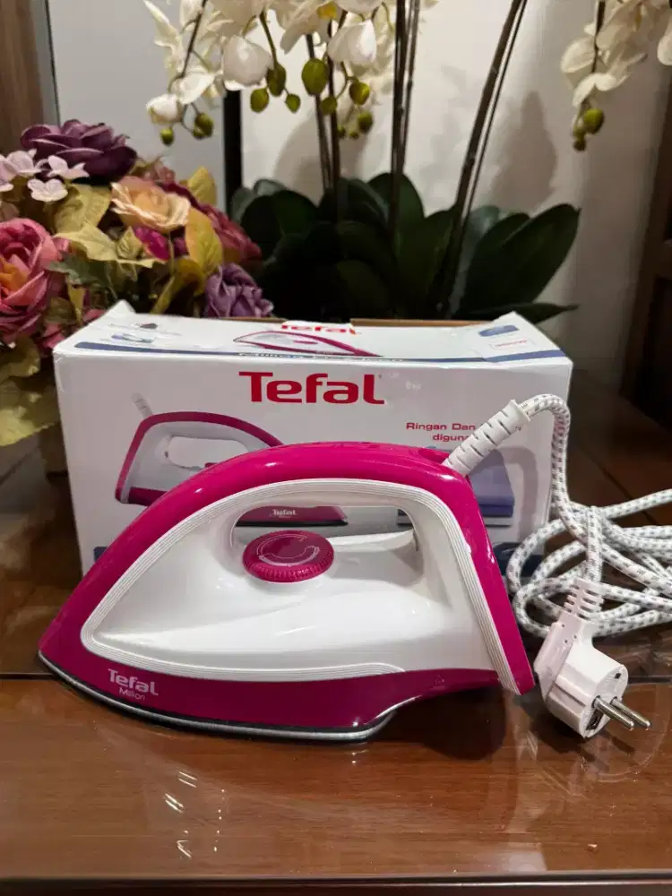 Setrika Tefal Pink