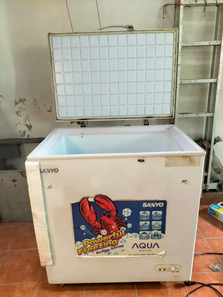 Jual Freezer 180L merk Sanyo