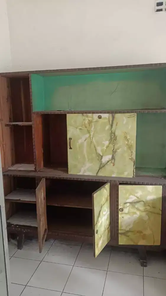 Perabot rumah tangga bekas