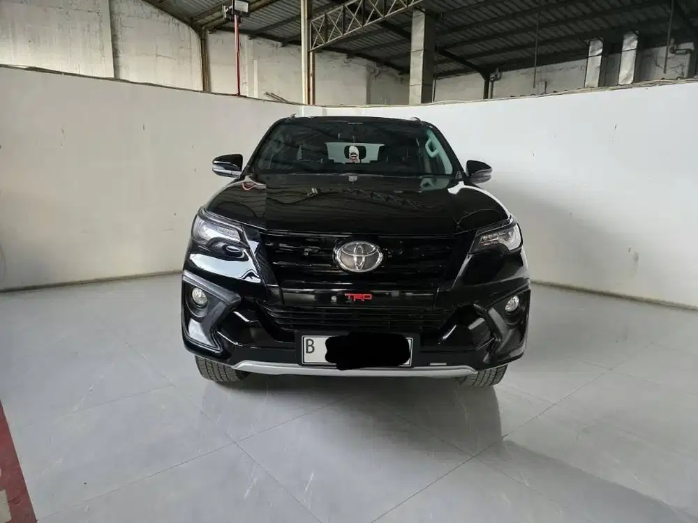 Toyota Fortuner VRZ TRD 2.4 diesel AT ( Matic ) 2017 Hitam plat genap