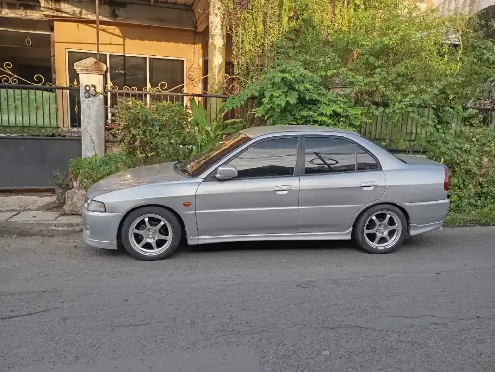 Lancer tahun 2000