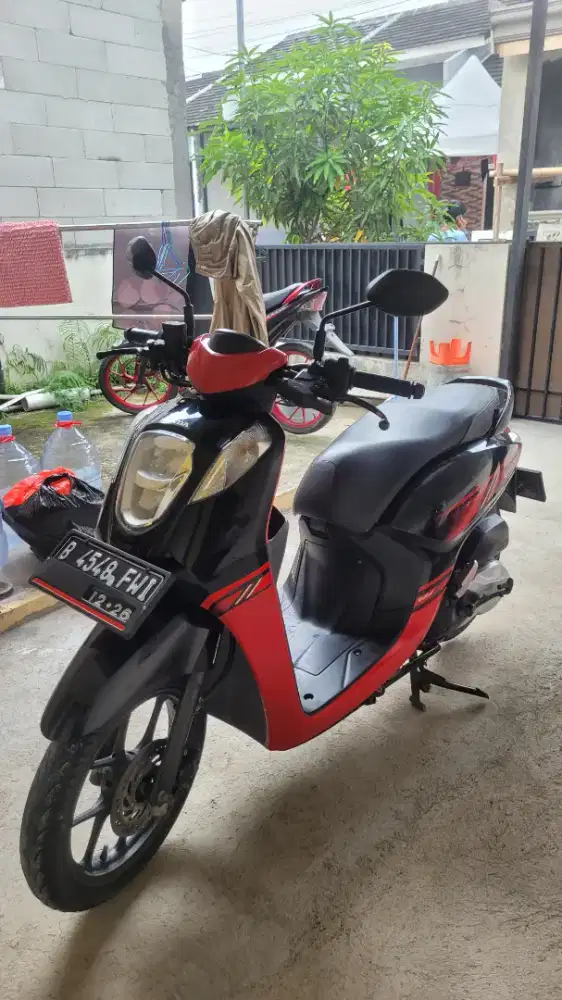 Dijual!!!
Honda genio 2019 
Km 56000