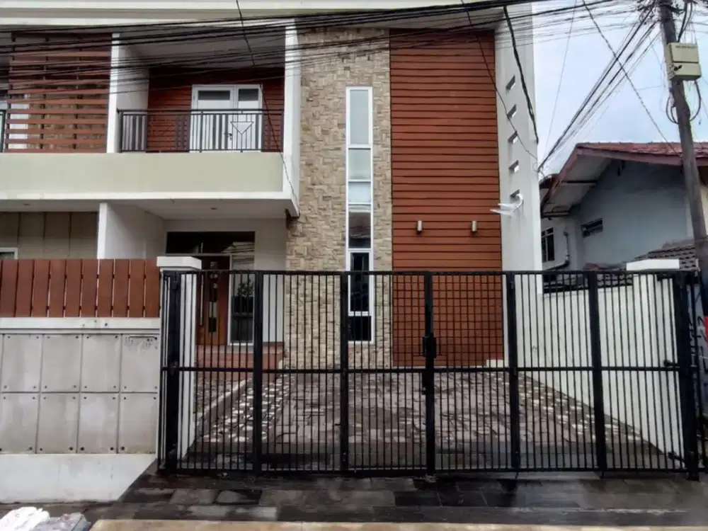 Dijual / sewa rumah baru dua lantai luas 145 m2 di cempaka putih