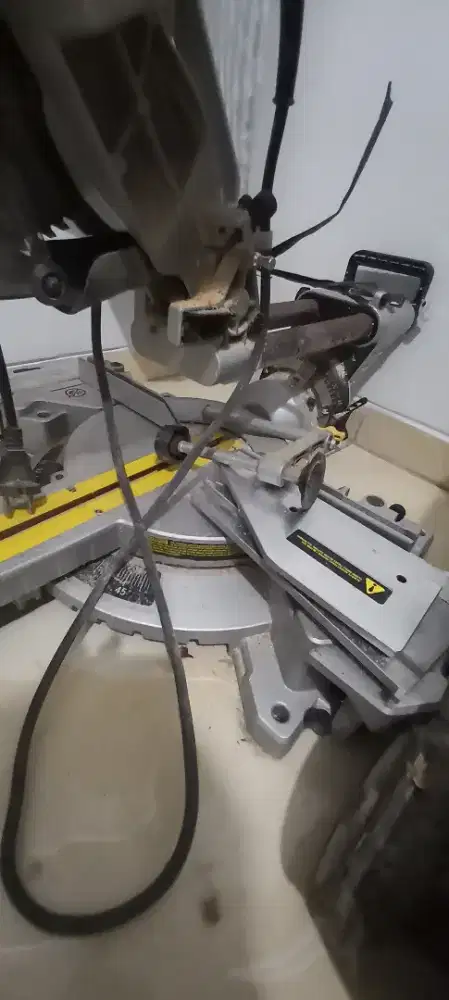 Miter Saw Stanley 10 inchi STST1825 Mesin Pemotong Kayu Sliding