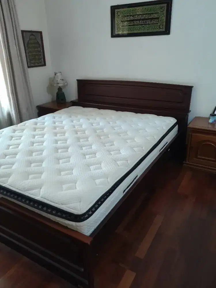 Kasur Springbed Informa Gold Series & Tempat Tidur Kayu
