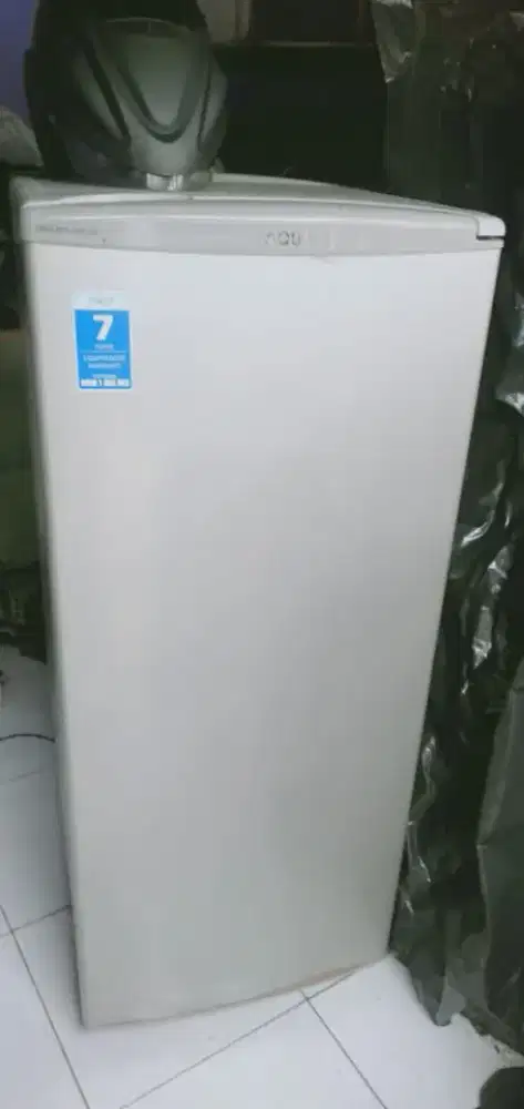 Freezer rak 1 pintu aqua