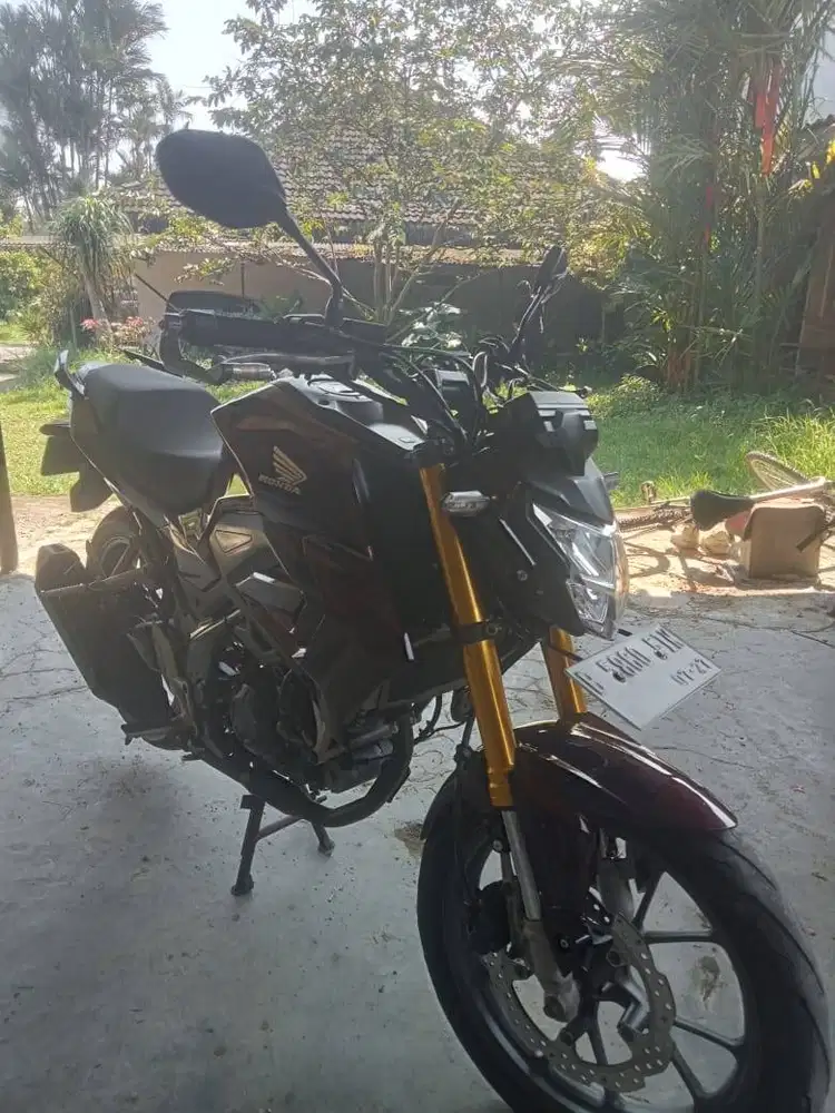 DIJUAL Honda CB 150R 2022 Streetfire Plat B