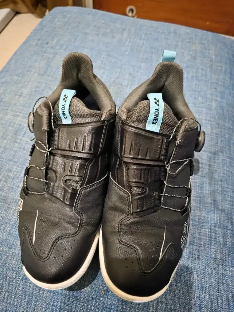 Sepatu yonex dial 88 41 wide
