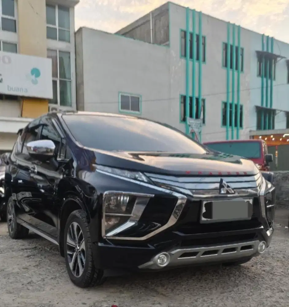 Xpander Ultimate 1.5 AT 2019 hitam istimewa Dp 25jt