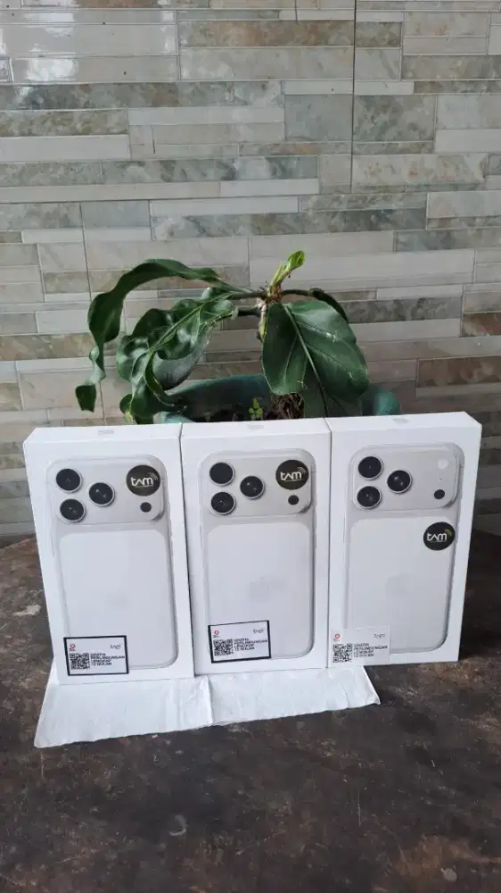 Iphone 17 pro silver 256 garansi ibox