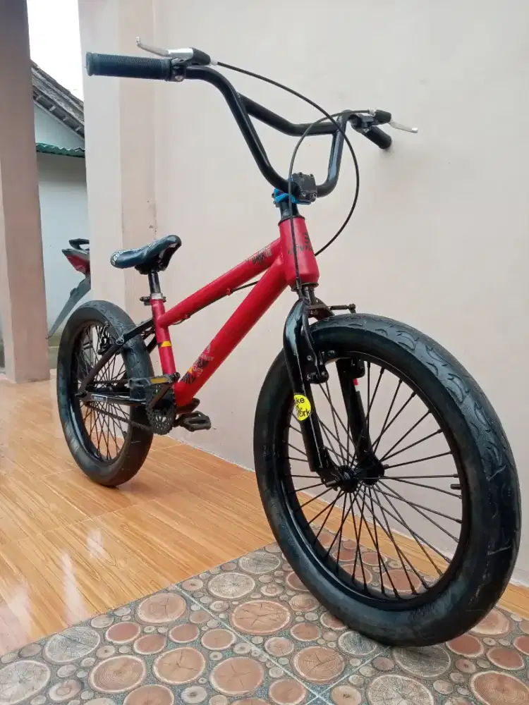 Sepeda BMX 20 Ban JUMBO.