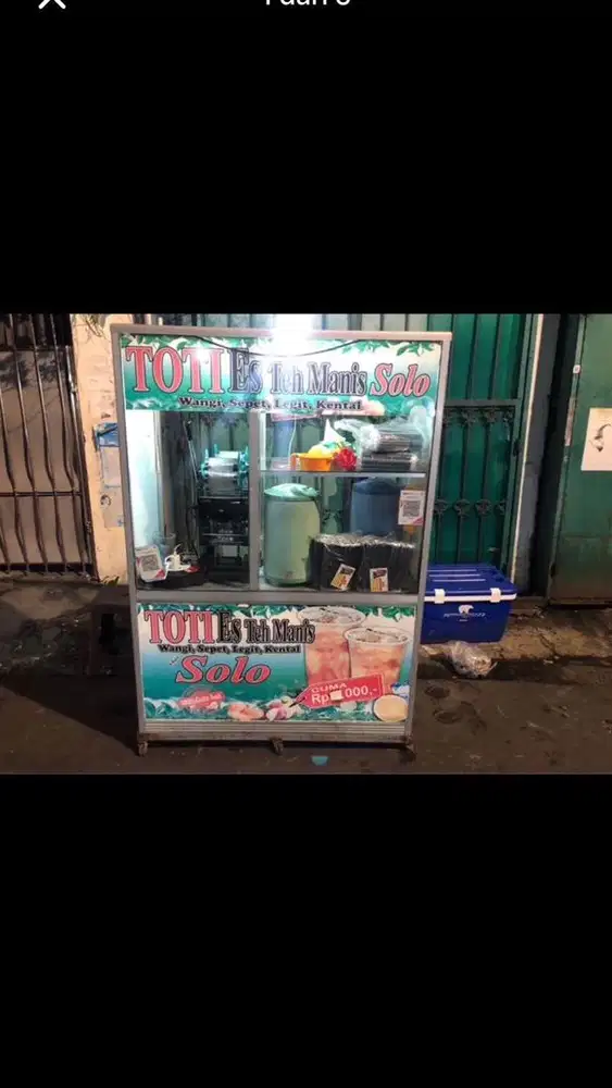 Etalase besar buat es teh solo