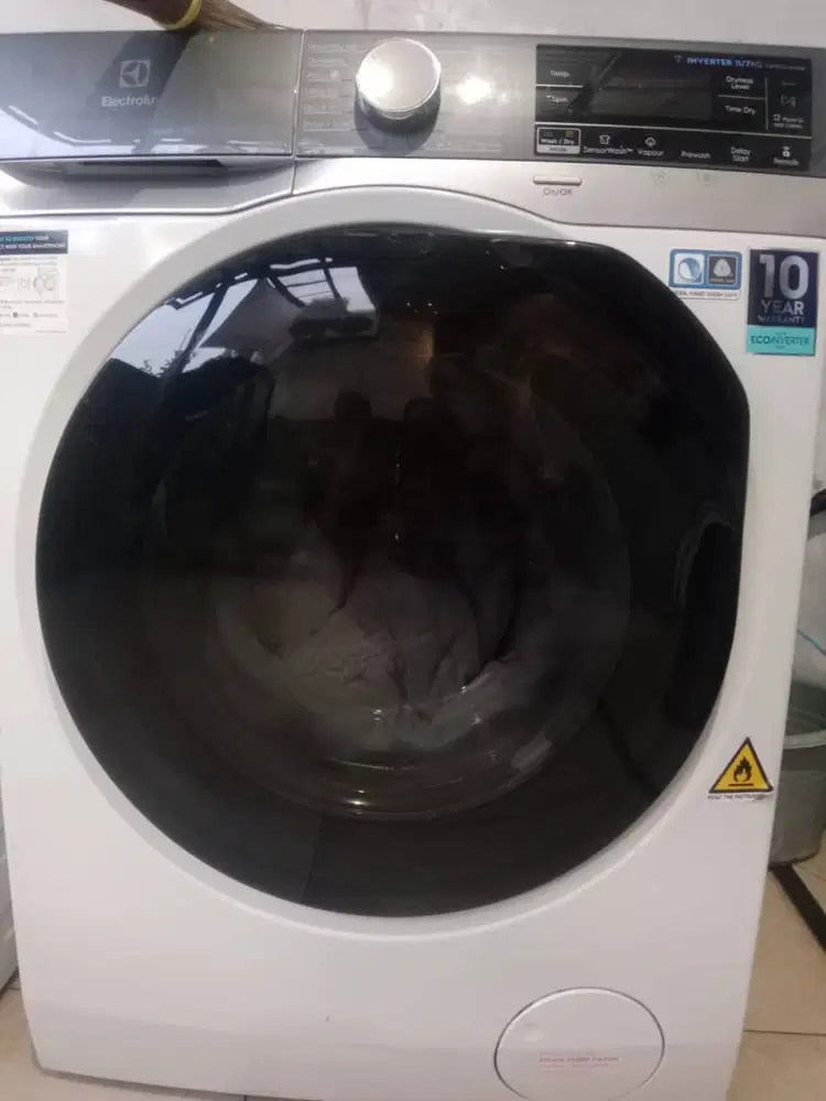 Mesin cuci ELETROLUX 10KG