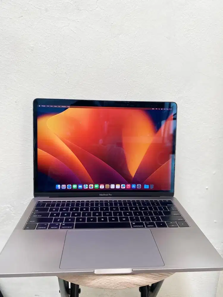 Macbook pro 2017 mulus no minus