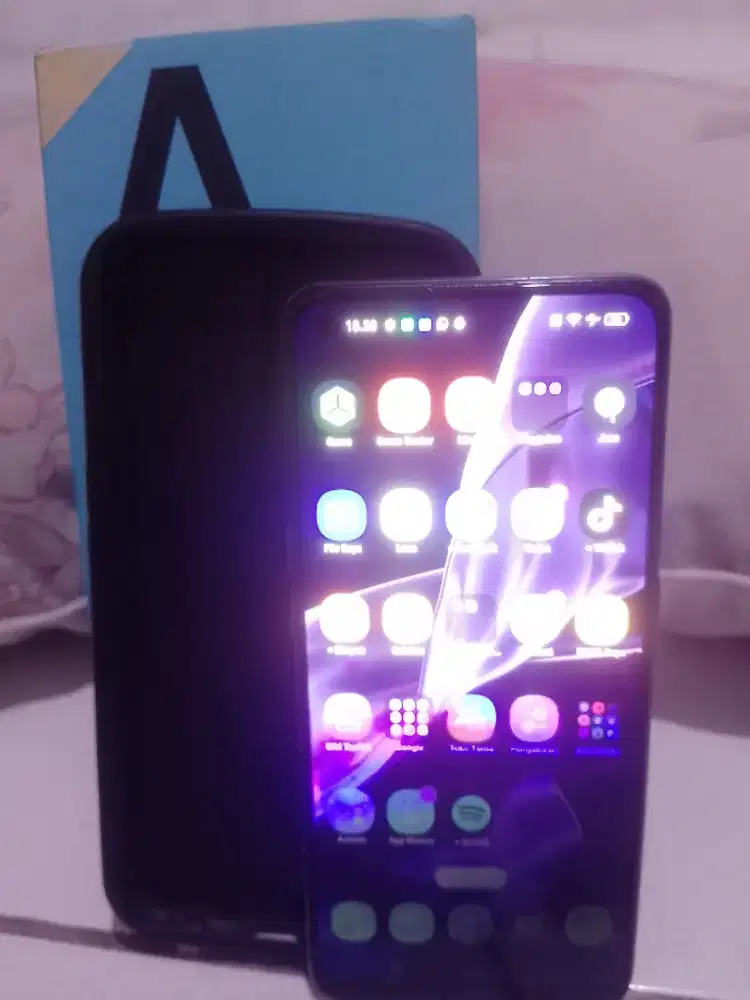 Oppo A95 8/128gb minus
