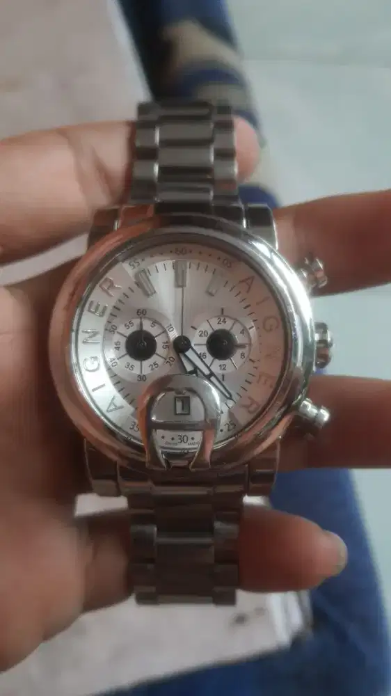 Jam tangan aigner