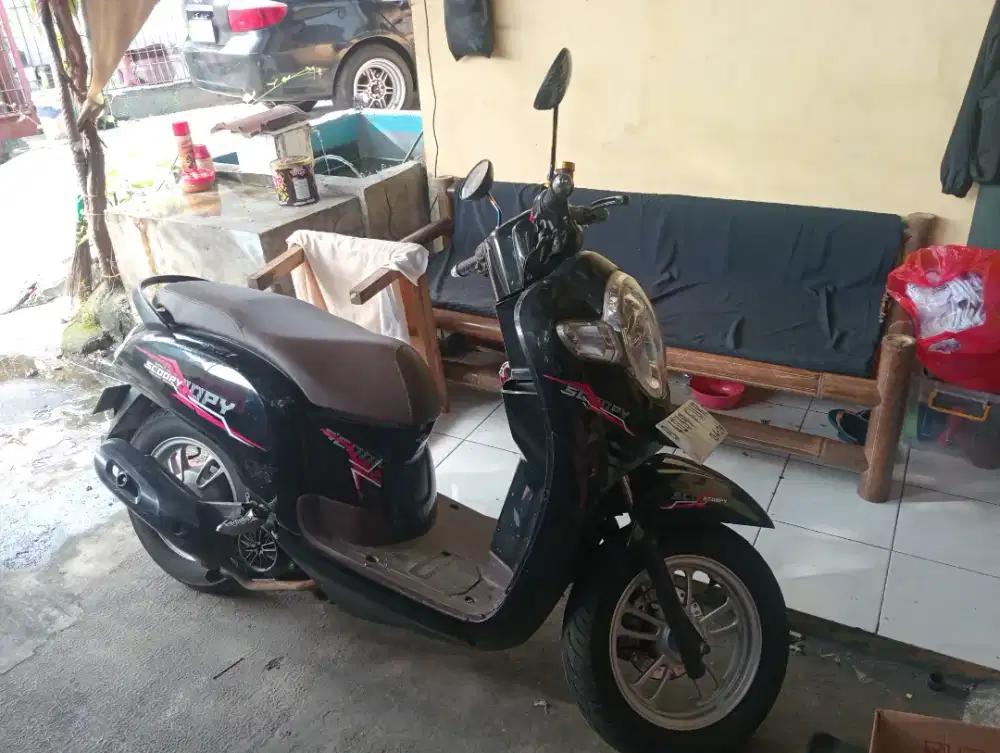 Scoopy 2019 Ss lengkap STNK BPKB no minus mesin halus siap pakai