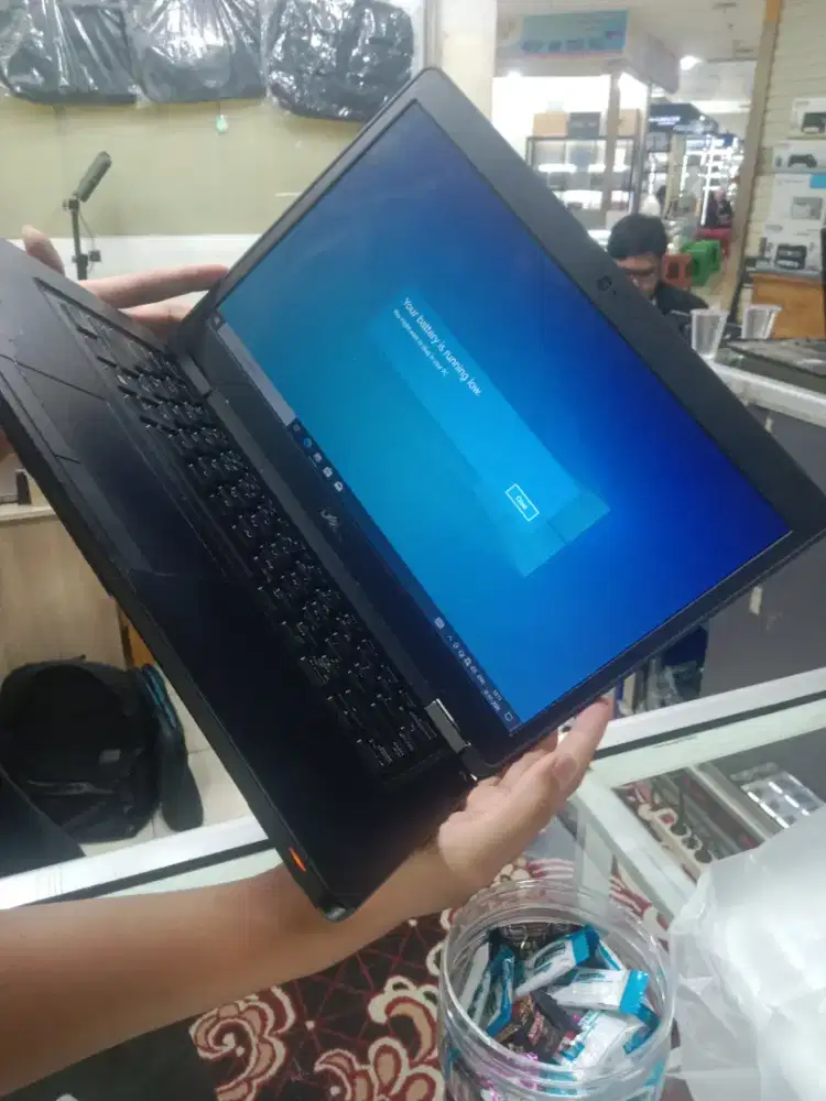 Labtop dell Latitude 5670