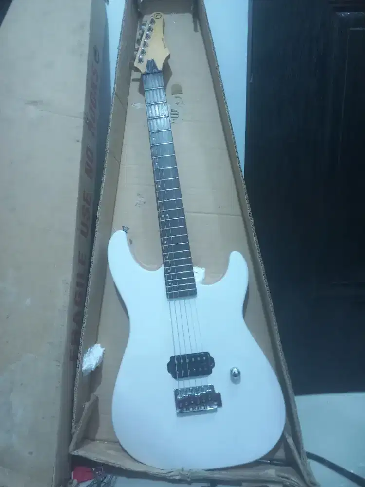 Gitar samick ss51