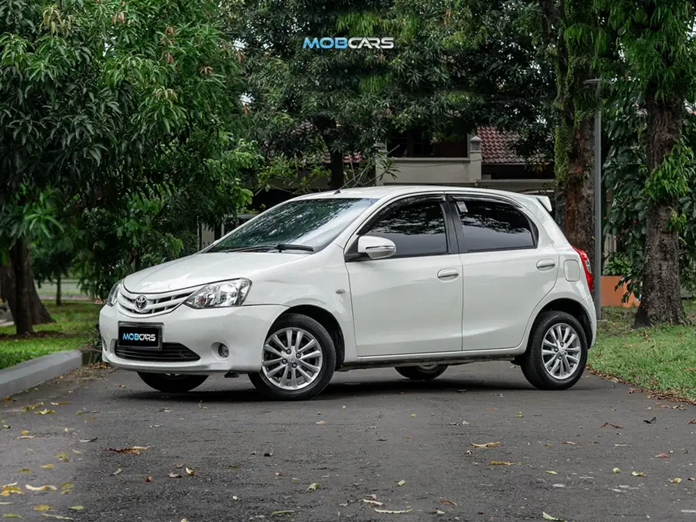 Toyota Etios E 1.2 MT 2013