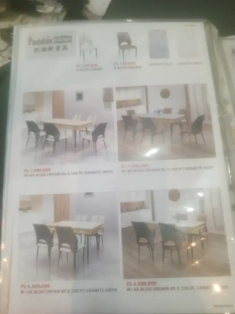 Meja makan unik