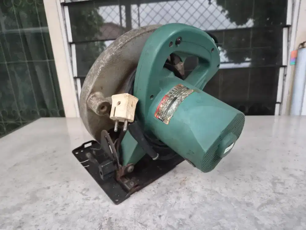 Makita Circular Saw 5900B