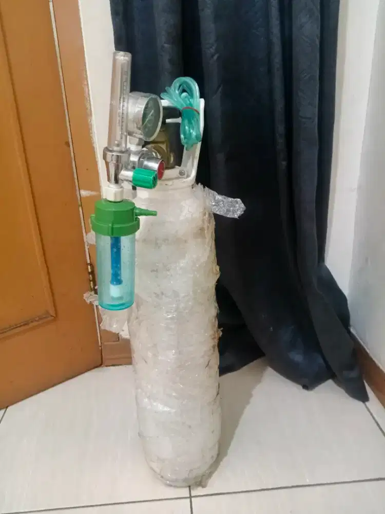 Tabung Oksigen dan Regulator