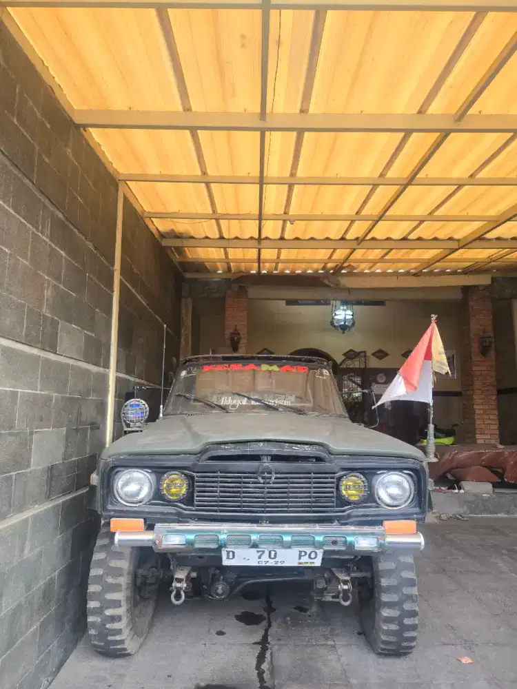 Jual jeep gladiator, mesin 2F 6silinder