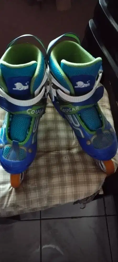 Dijual Sepatu Roda Inline Skate merk Cougar Seken