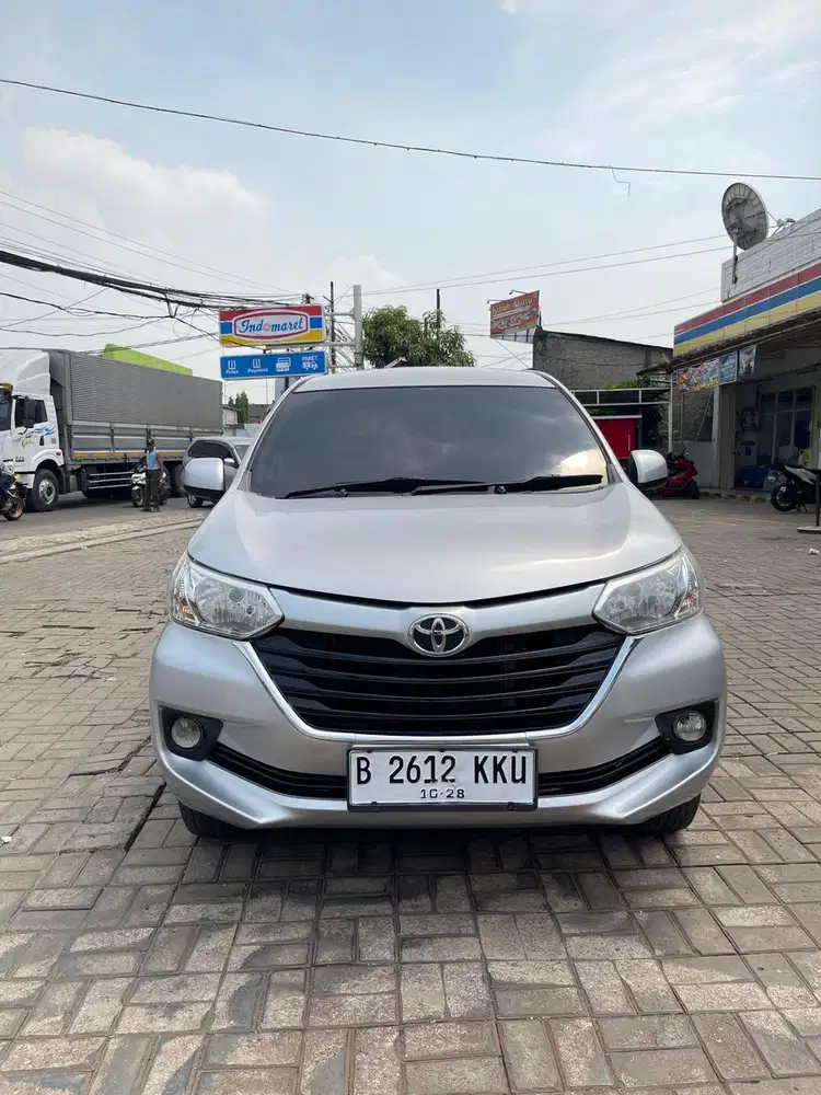 avanza G at matic 2018 km low mobil antik