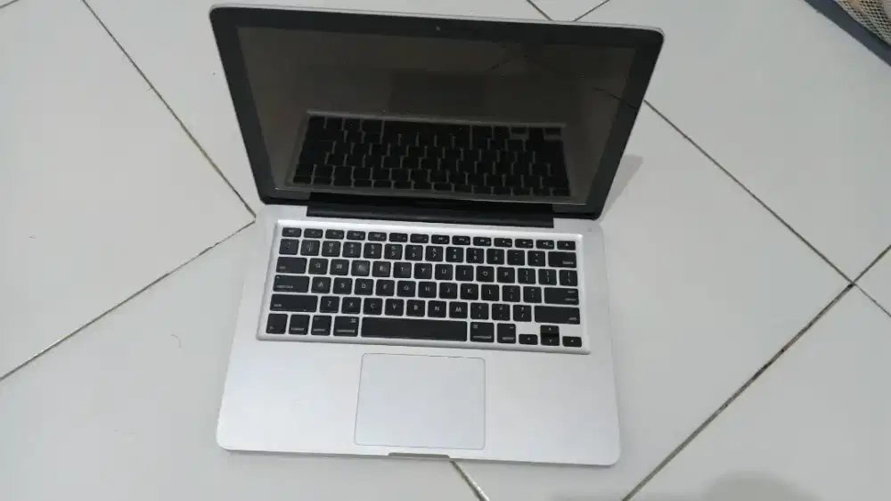 Apple Macboook Pro 13 Inch