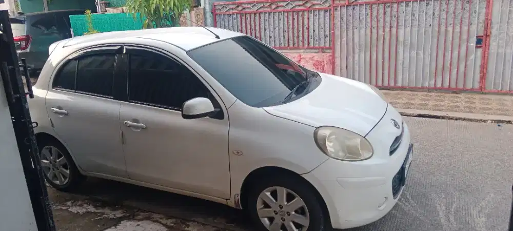 Nissan March 2011