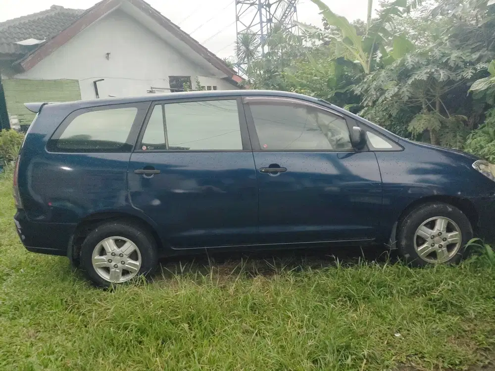 Toyota Kijang Innova 2005 Bensin