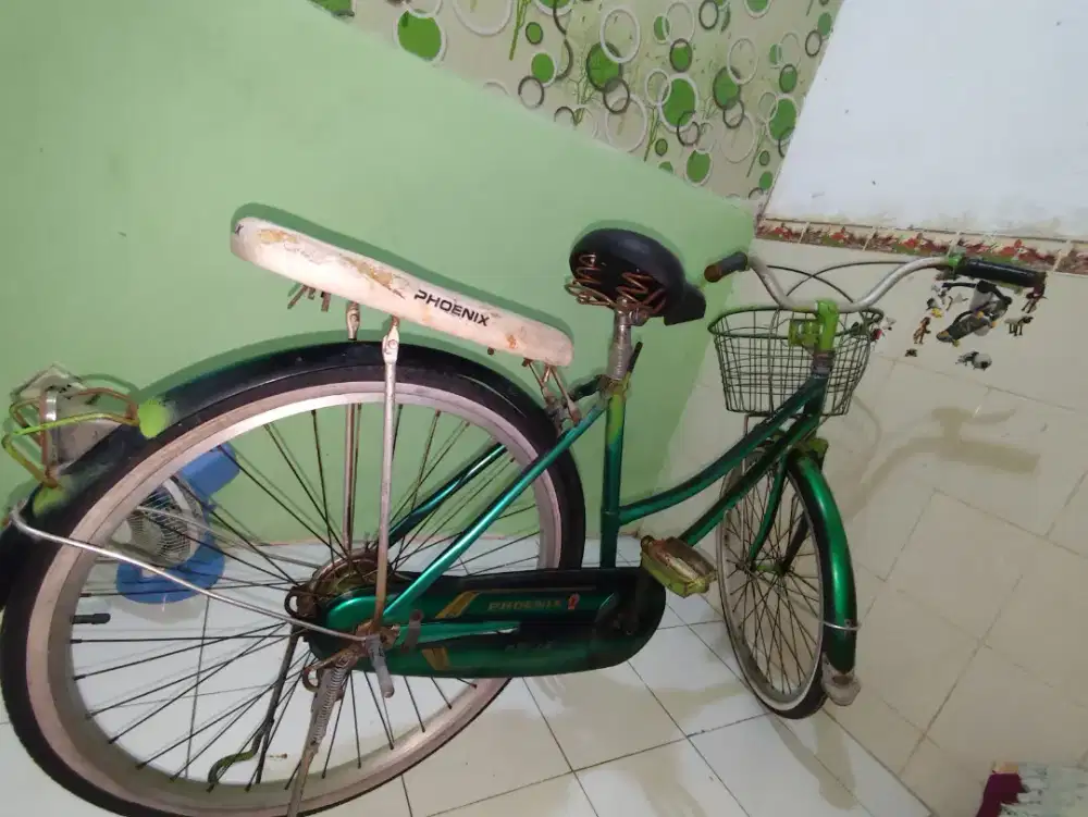 Sepeda Phoenix keranjang