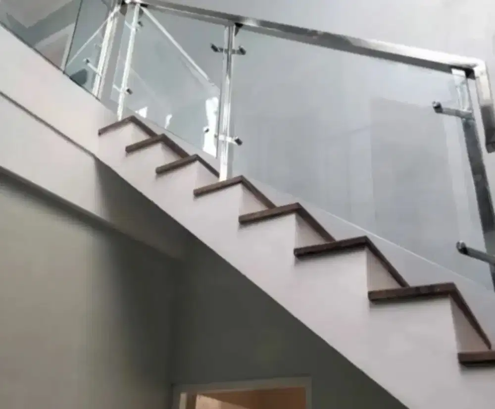 Railing tangga stainless minimalis @28