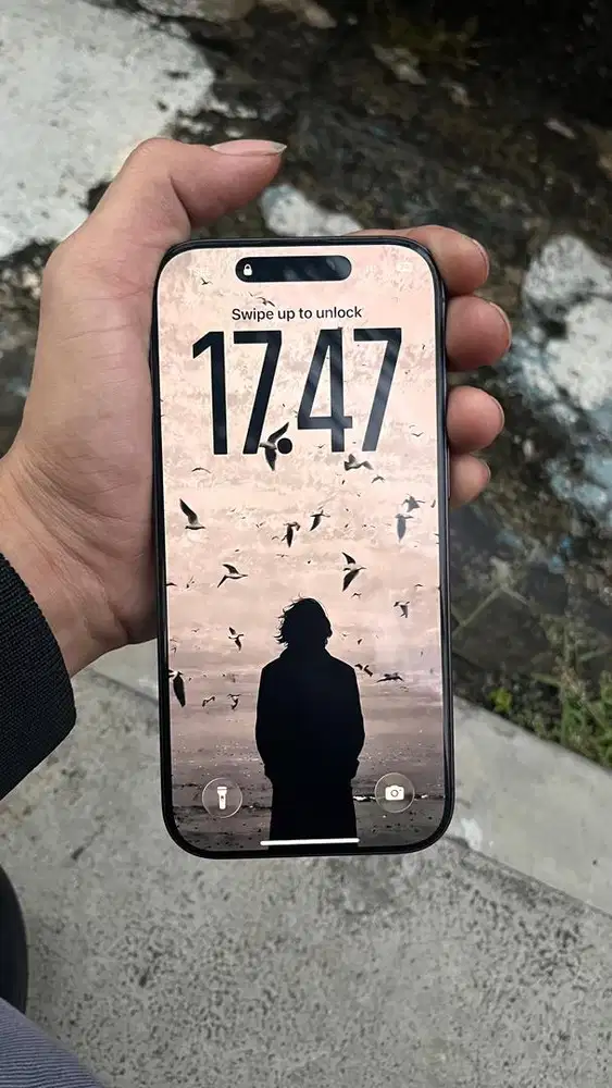 Dijual iPhone 17 256GB Hitam Ibox