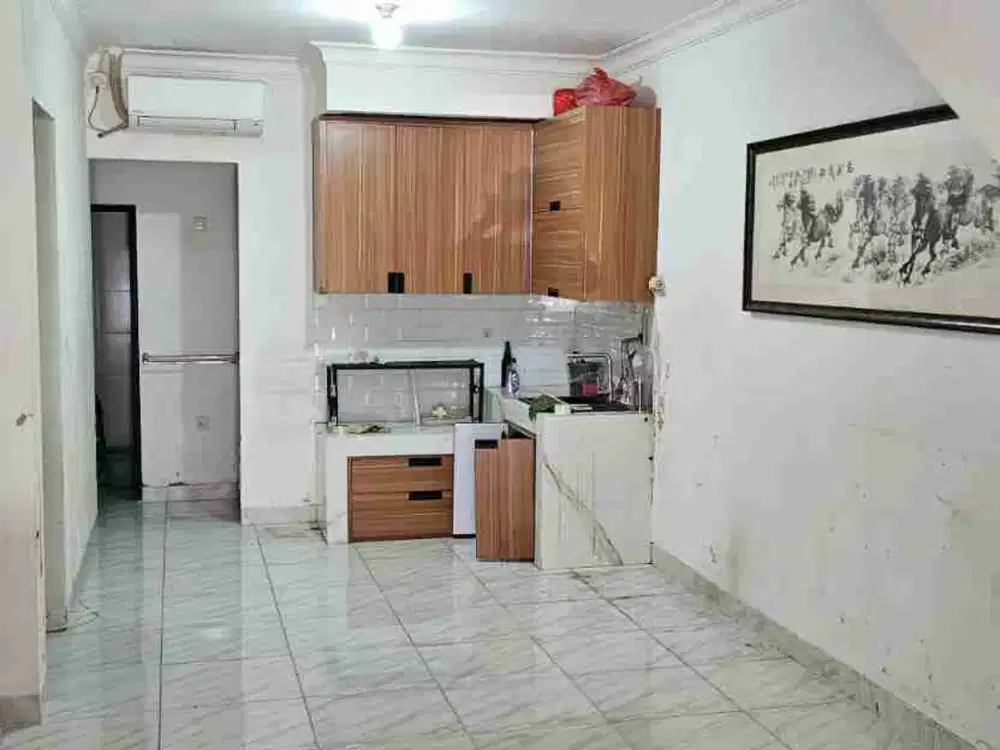 CITY RESORT, TOWN HOUSE DIJUAL CEPAT BERKAH, uk 60m2 lantai bawah