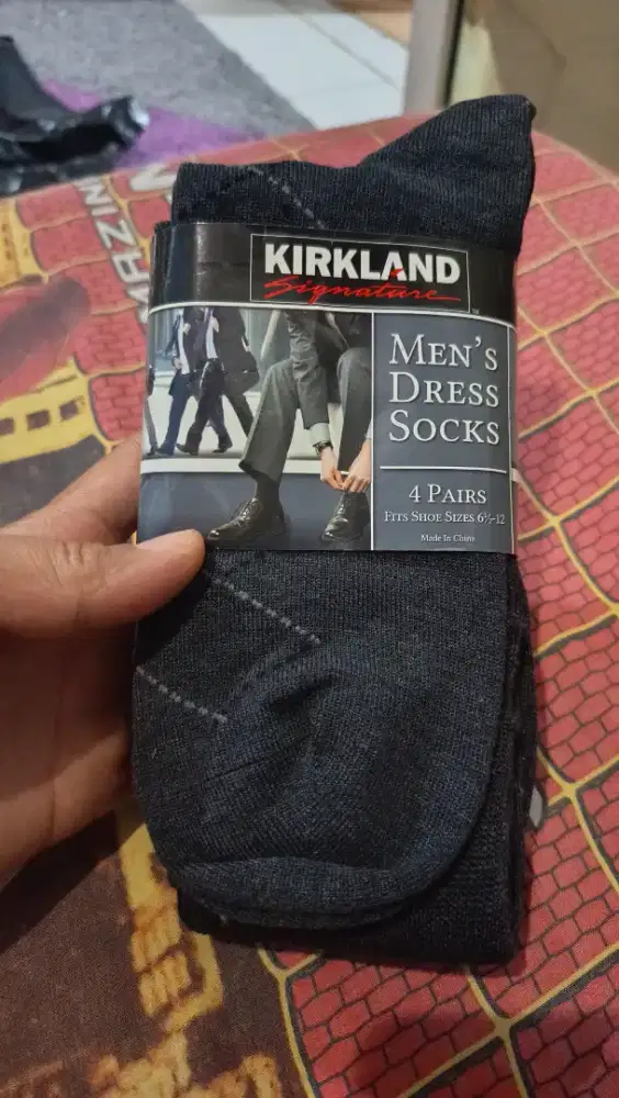 Kirkland Signature Men's Dress Socks - Black
Kaos kaki pria kantor