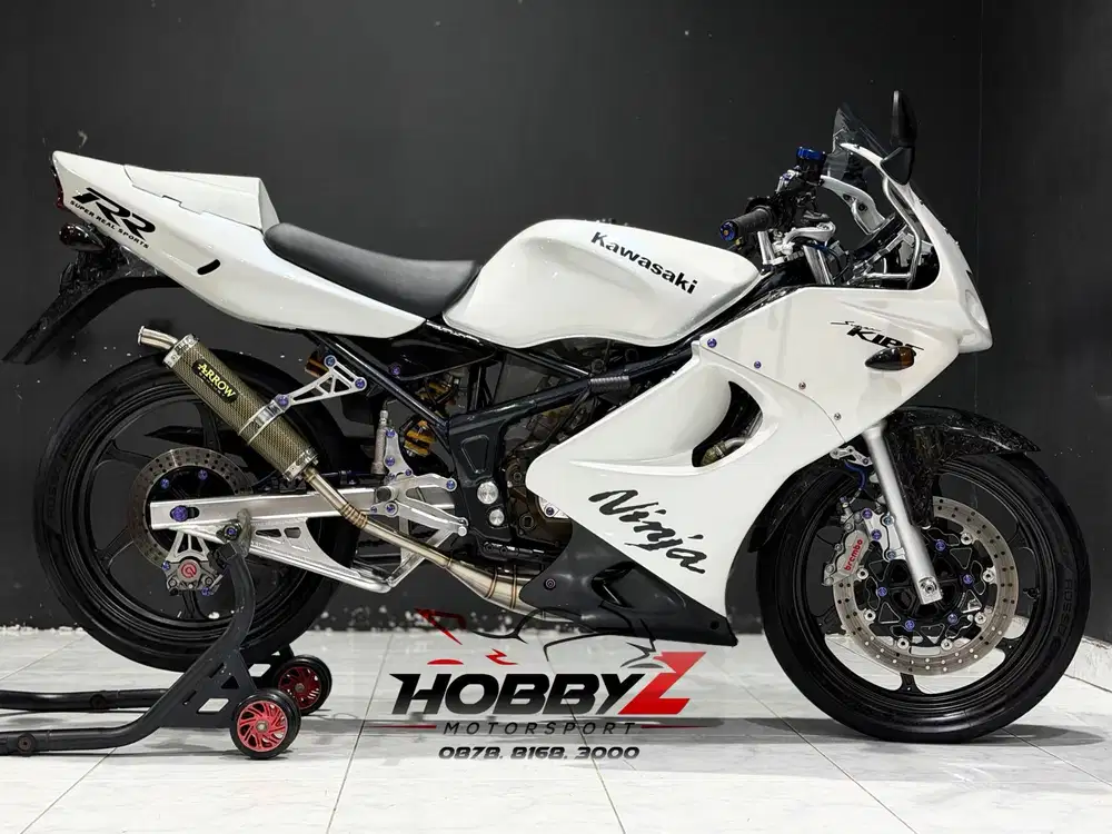 Kawasaki ninja zx 150 RR 2010 albino modif kontes hedon rata kanan